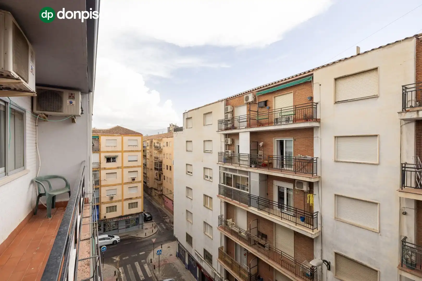 Vista exterior de Piso en venta en Granada con Aire acondicionado, Calefacción y Terraza