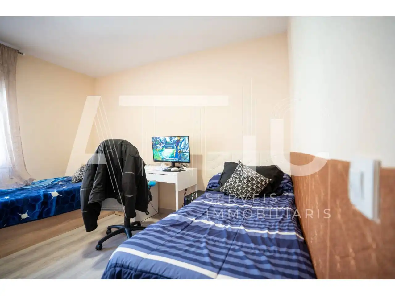 Habitación de Piso en venta en Sabadell con Aire acondicionado, Calefacción y Trastero