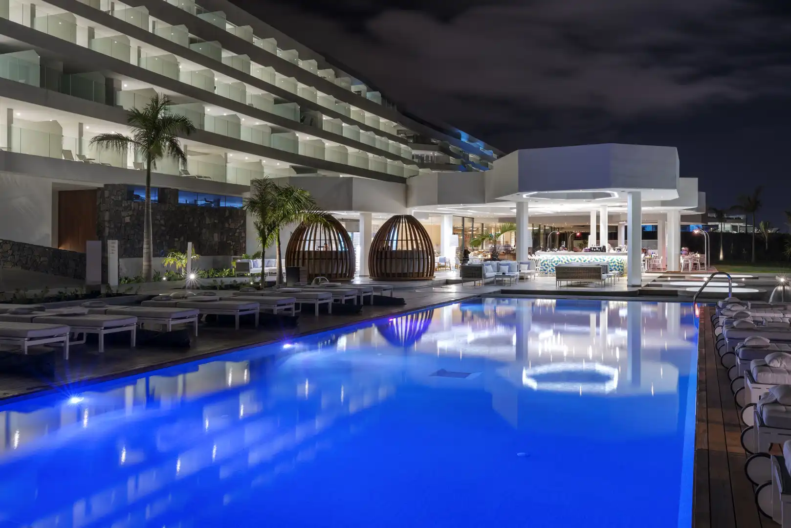 Piscina de Apartamento en venta en Adeje con Aire acondicionado, Terraza y Trastero