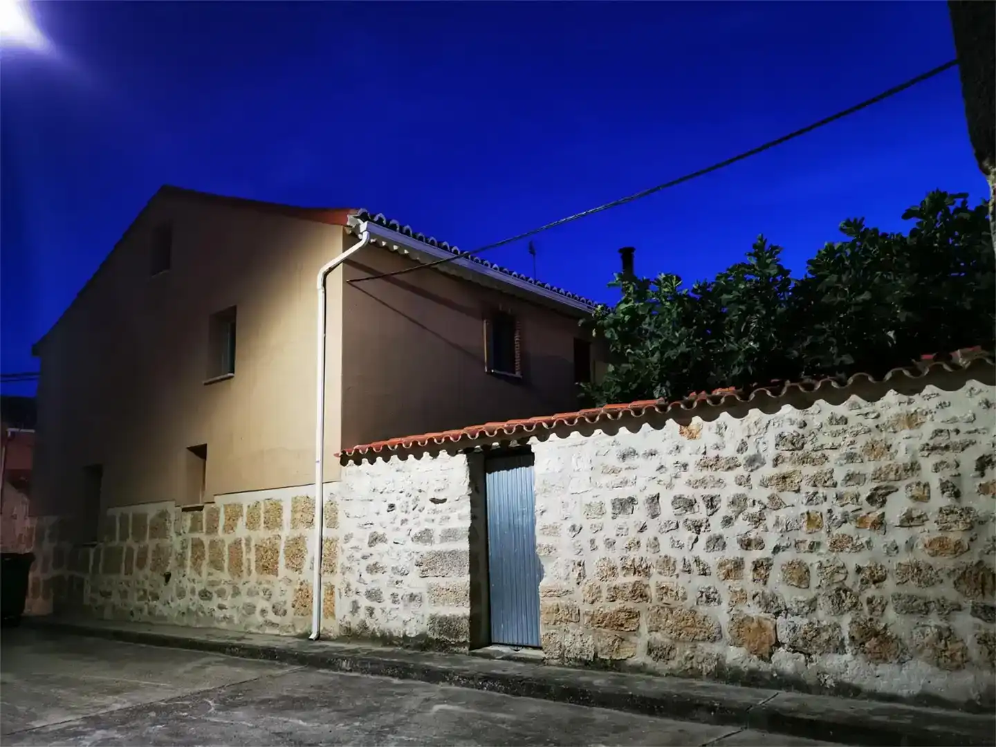 Vista exterior de Casa adosada en venda en Tabanera de Cerrato