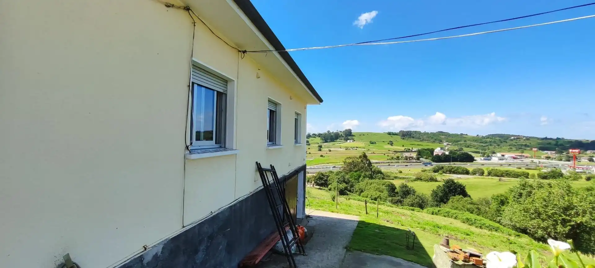 Vista exterior de Casa o xalet en venda en Polanco amb Calefacció, Jardí privat i Traster
