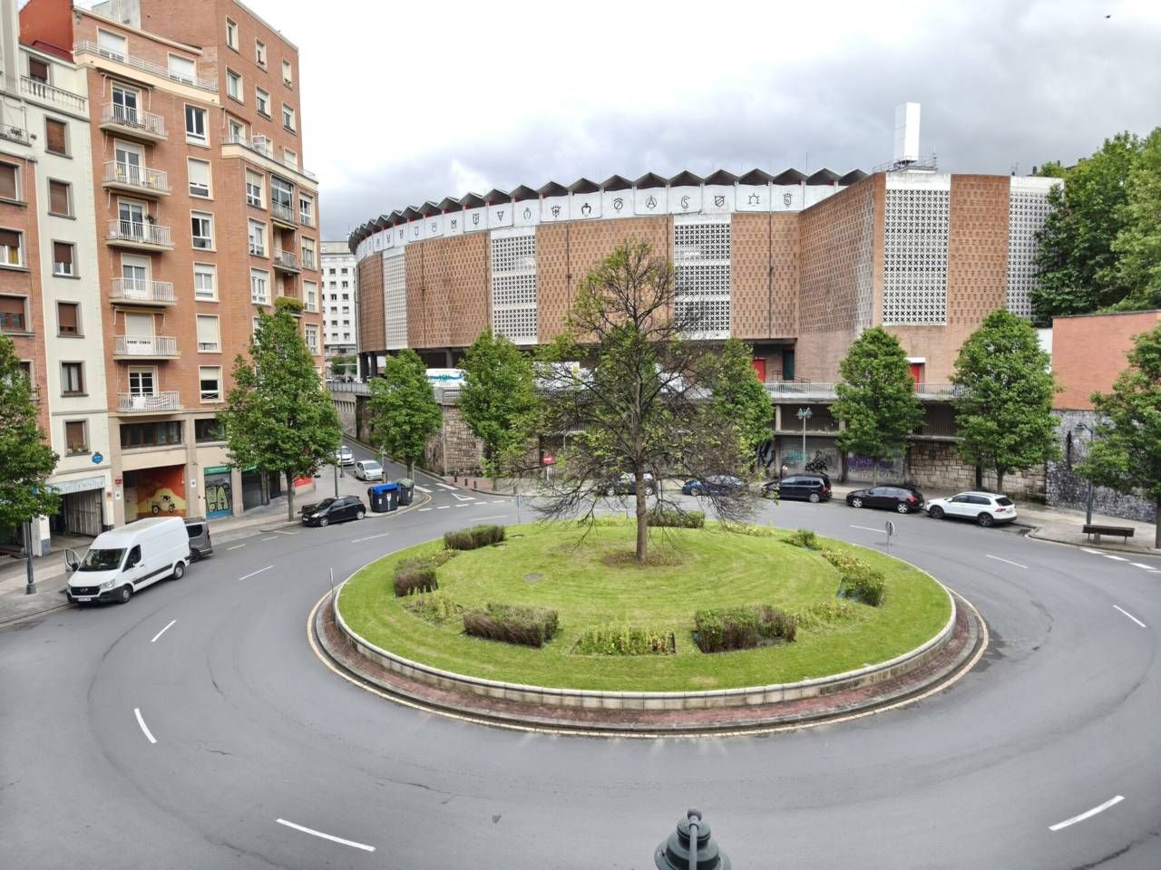 Vista exterior de Pis en venda en Bilbao  amb Calefacció