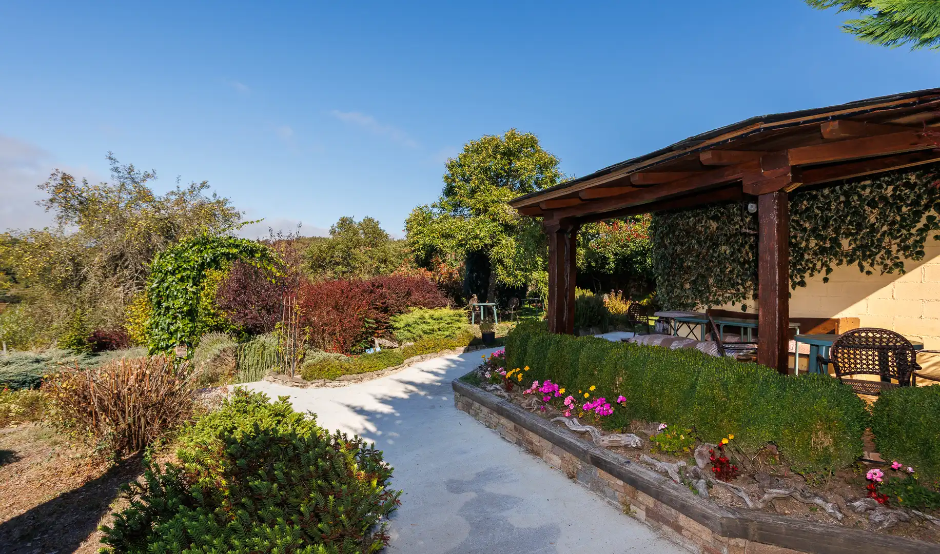 Garden of Commercial properties for sale in A Veiga 