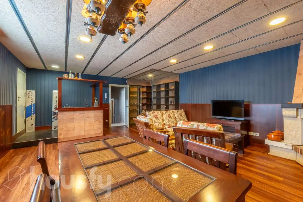 Sala d'estar de Casa o xalet en venda en Cubelles amb Aire condicionat, Calefacció i Jardí privat