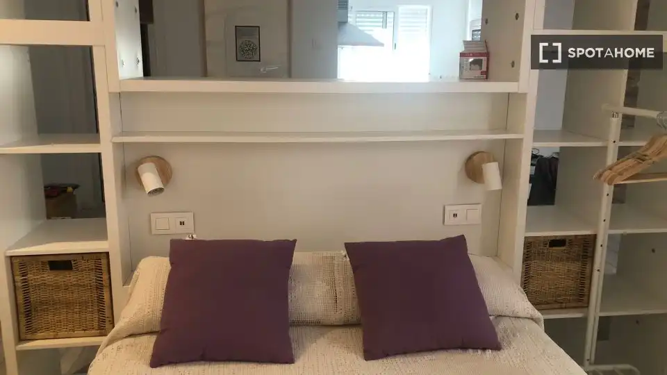 Schlafzimmer von Wohnung zur Miete in Barcelona mit Klimaanlage, Heizung und Möbliert