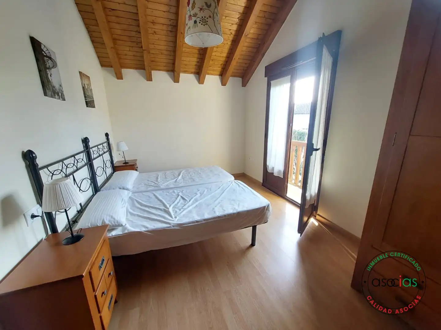 Dormitori de Casa o xalet en venda en Parres amb Calefacció, Jardí privat i Terrassa
