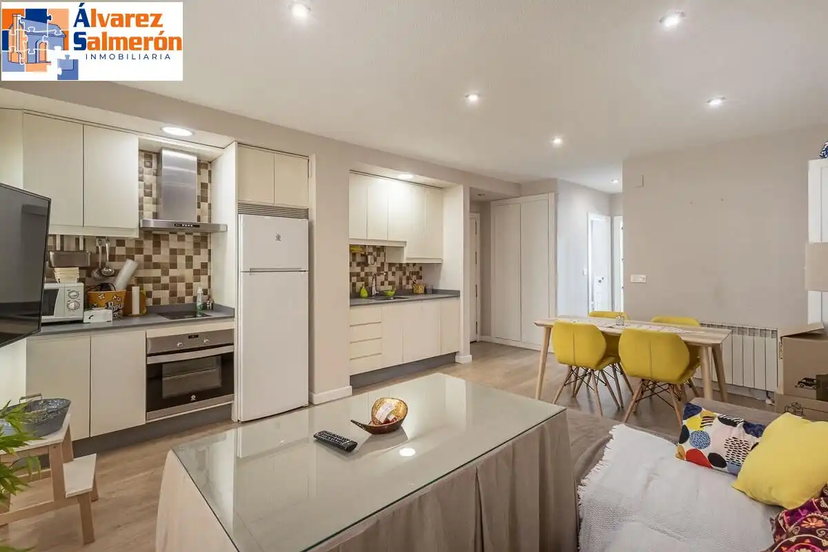 Kitchen of Flat for sale in Granada