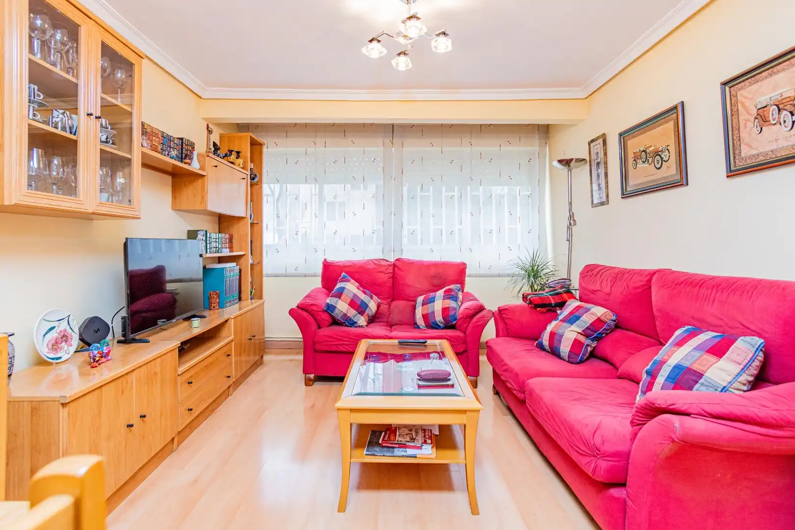 Living room of Ground floor for sale in Madrid  with Heating and Furnished