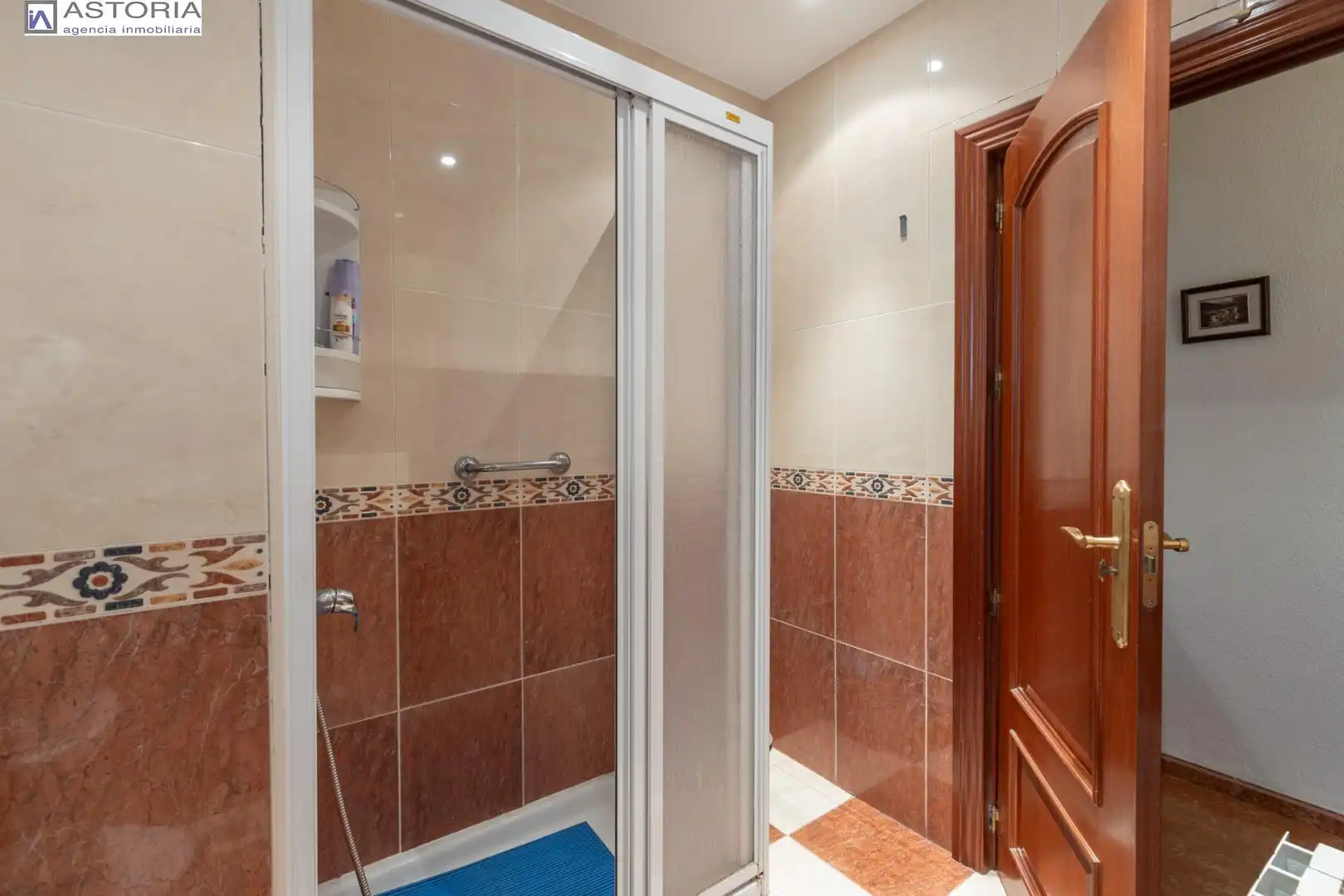 Badezimmer von Wohnung zum Verkauf in Granada mit Klimaanlage und Heizung