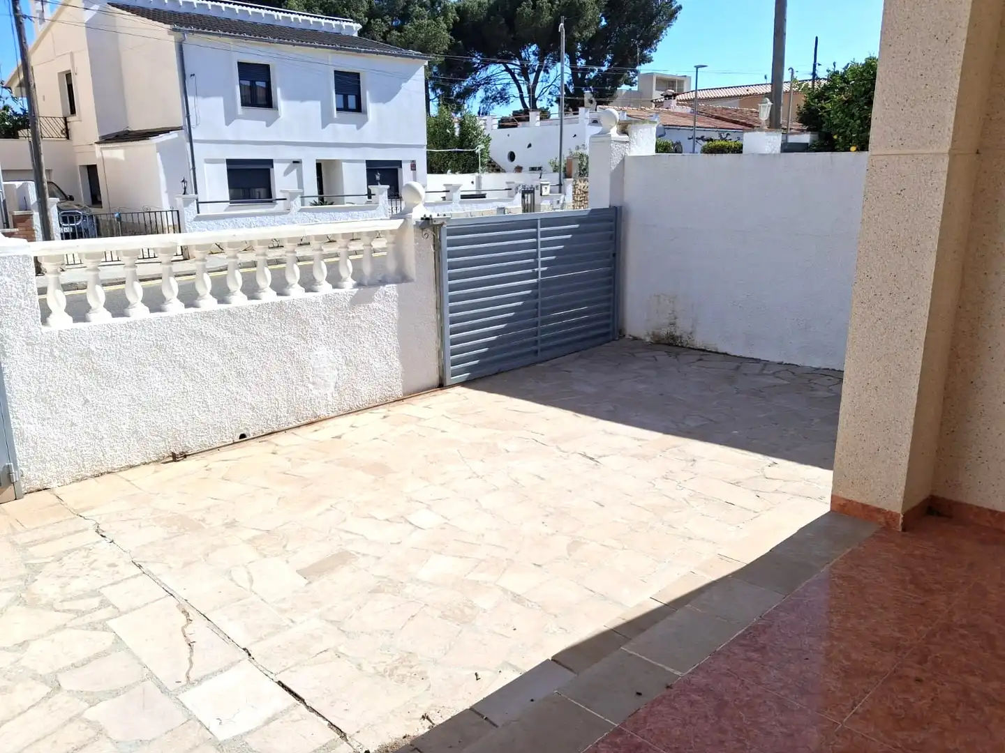 Terrasse von Einfamilien-Reihenhaus zum Verkauf in Mont-roig del Camp mit Klimaanlage, Privatgarten und Terrasse