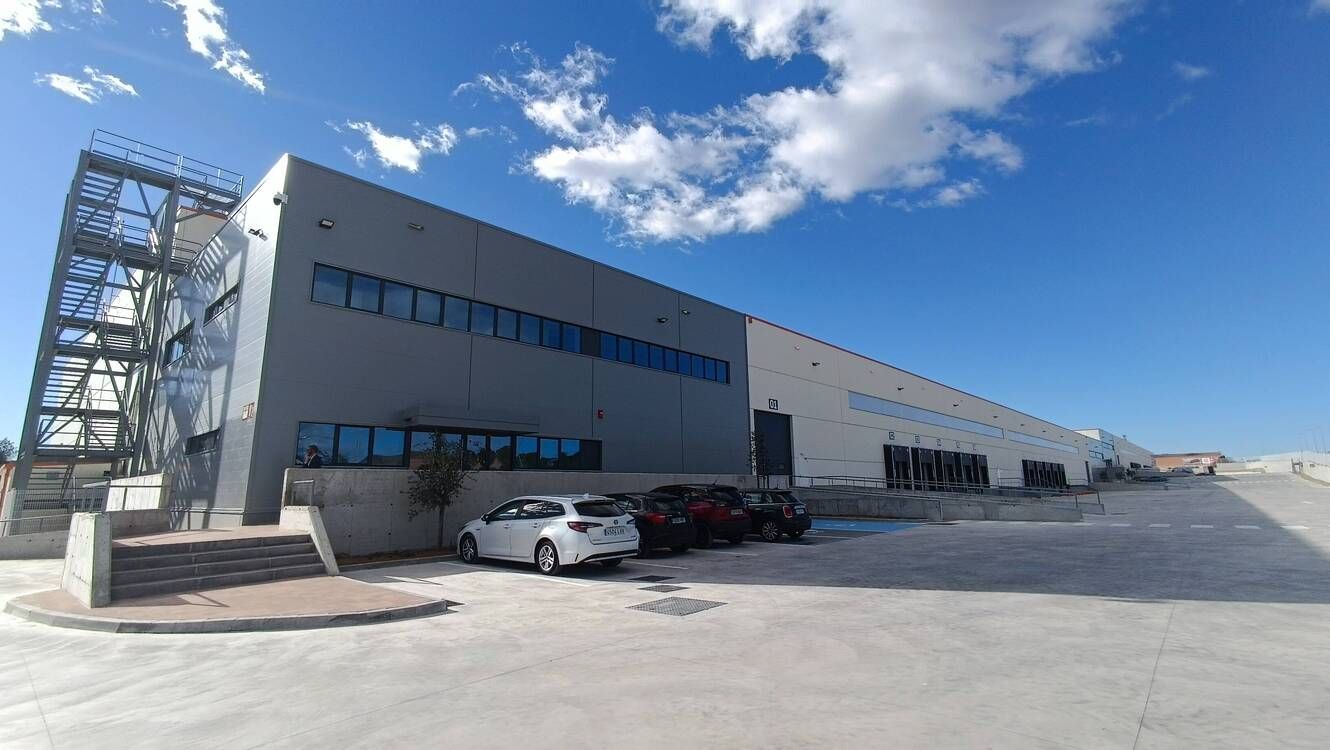 Vista exterior de Nau industrial de lloguer en  Madrid Capital