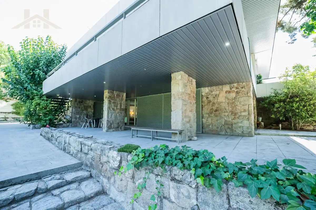 Vista exterior de Casa o chalet en venta en Las Rozas de Madrid