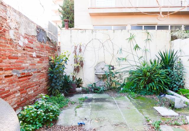 Casa adosada en Venta en Carrer Mare de Déu de les Neus en Vilapicina i la Torre Llobeta