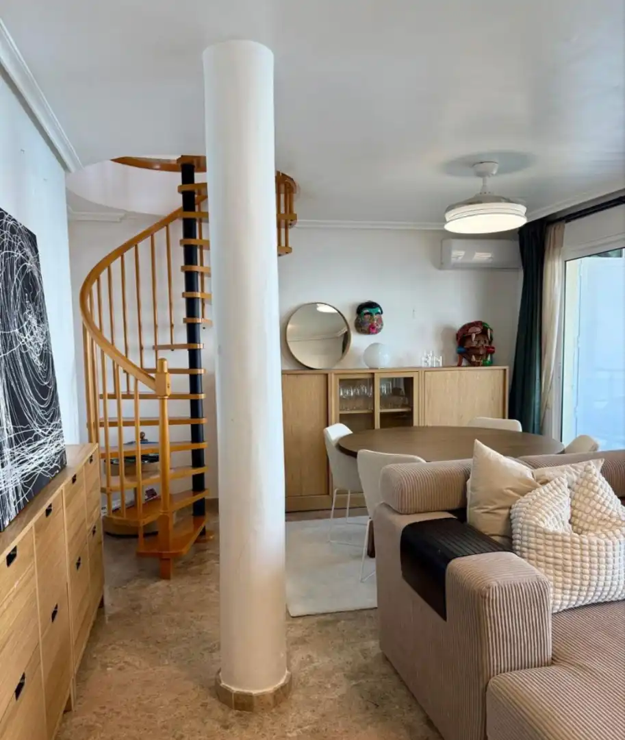 Esszimmer von Dachboden zum Verkauf in La Manga del Mar Menor mit Klimaanlage, Abstellraum und Möbliert