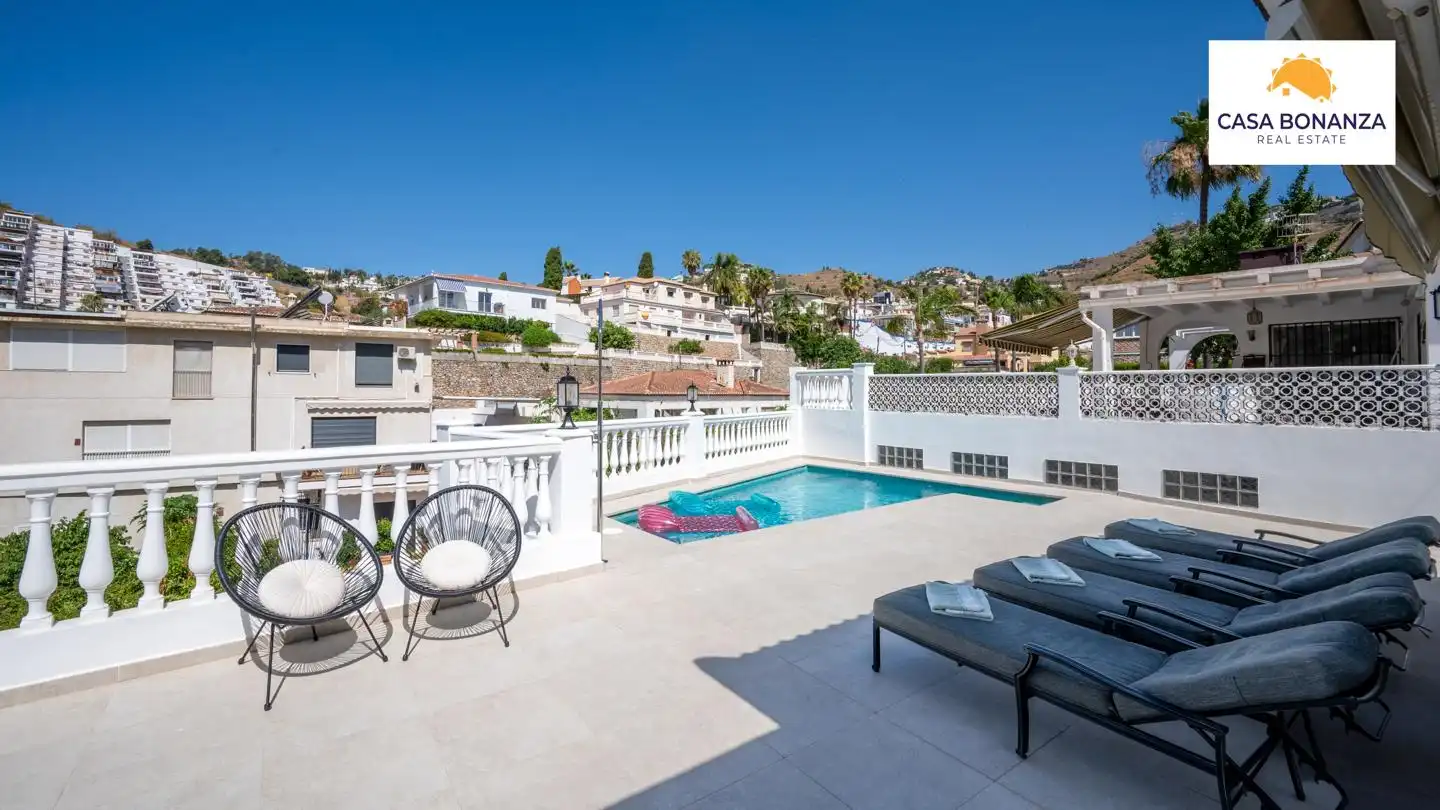 House with pool for sale in Calle Almendros Bajo, imagen 3