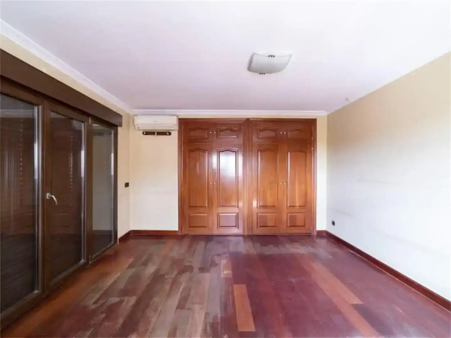 Habitación de Casa o chalet en venta en  Madrid Capital con Aire acondicionado, Piscina y Balcón