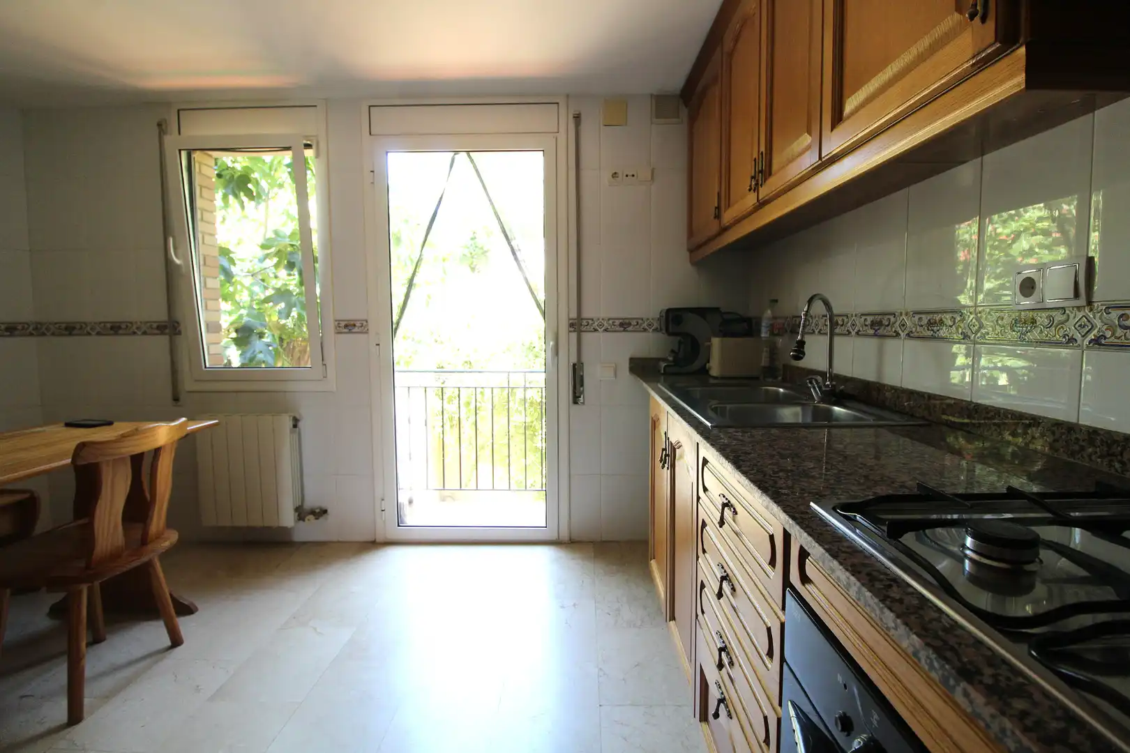 Cocina de Casa adosada en venta en Rubí con Aire acondicionado, Calefacción y Terraza