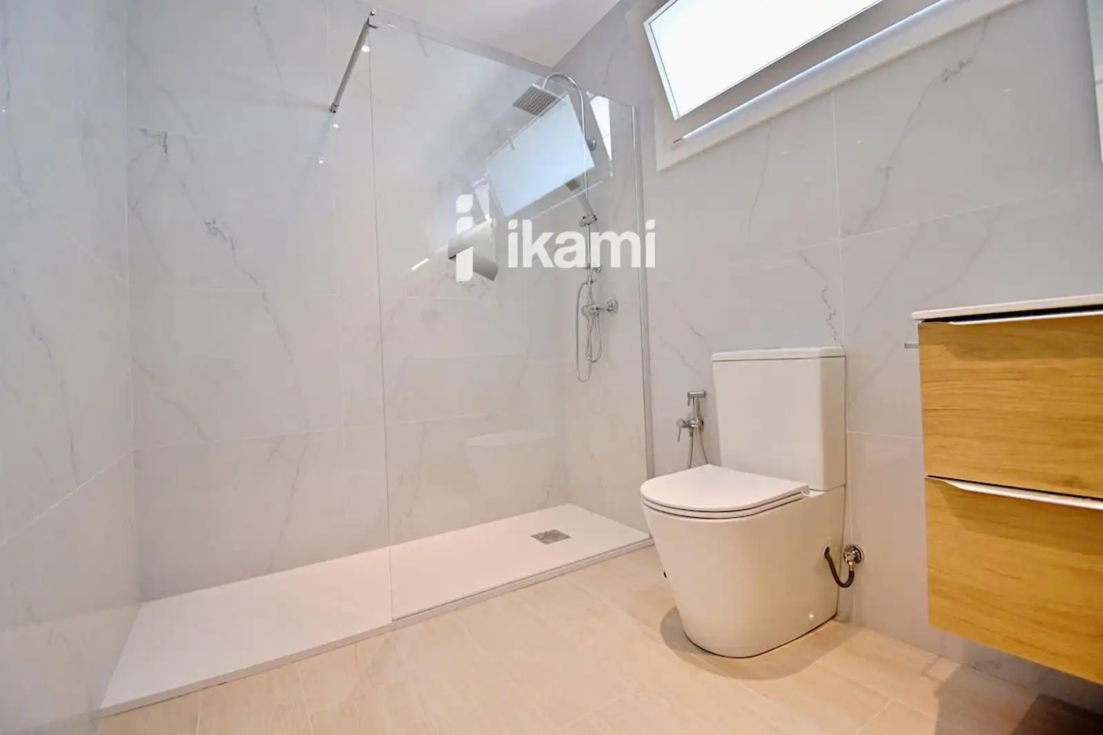 Bathroom of Houses for sale in Chiloeches  with Air Conditioner and Alarm