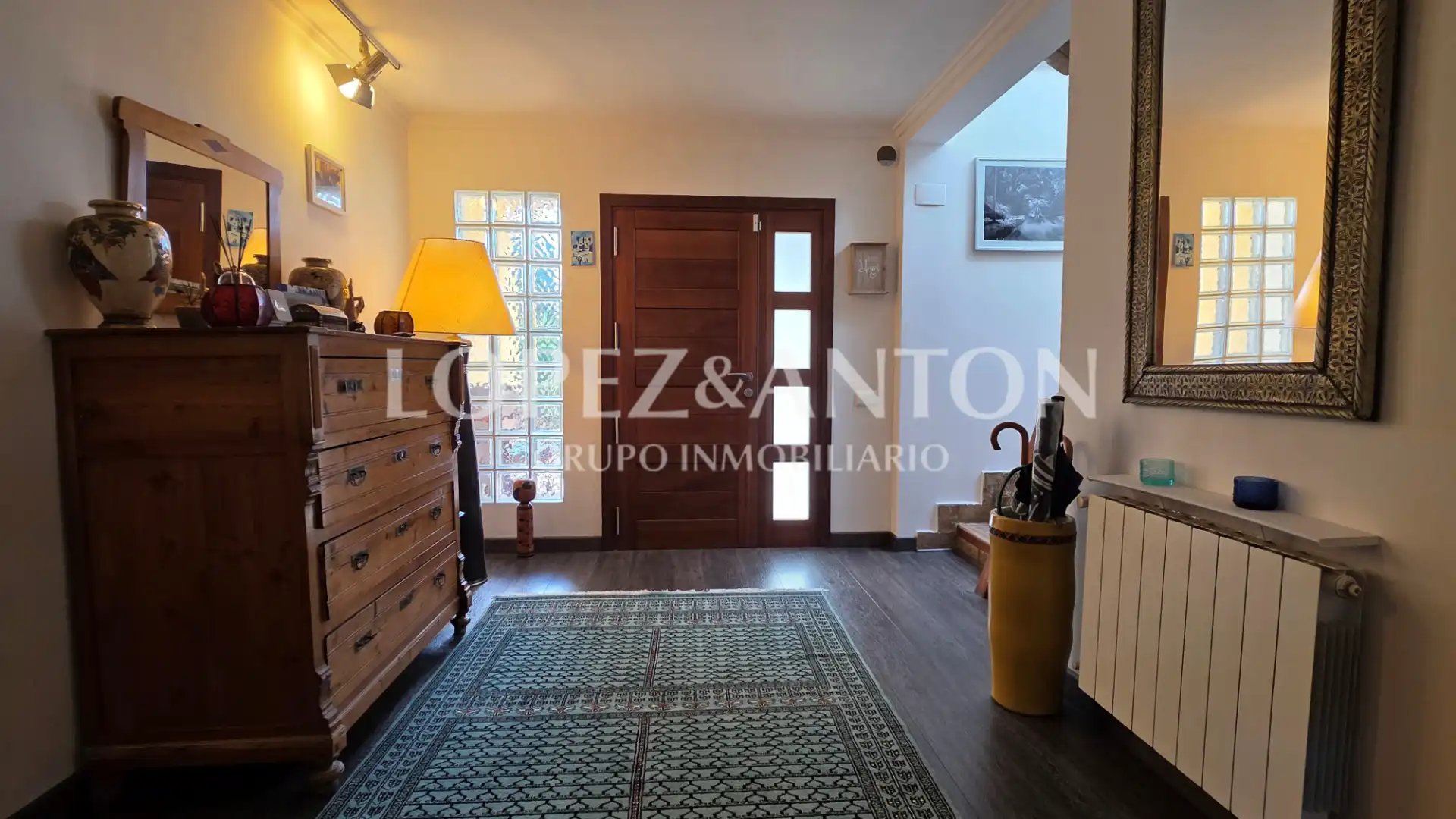 Haus oder Chalet zum Verkauf in L'Eliana mit Klimaanlage, Heizung und Privatgarten