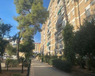 Vista exterior de Pis en venda en  Sevilla Capital amb Aire condicionat i Terrassa