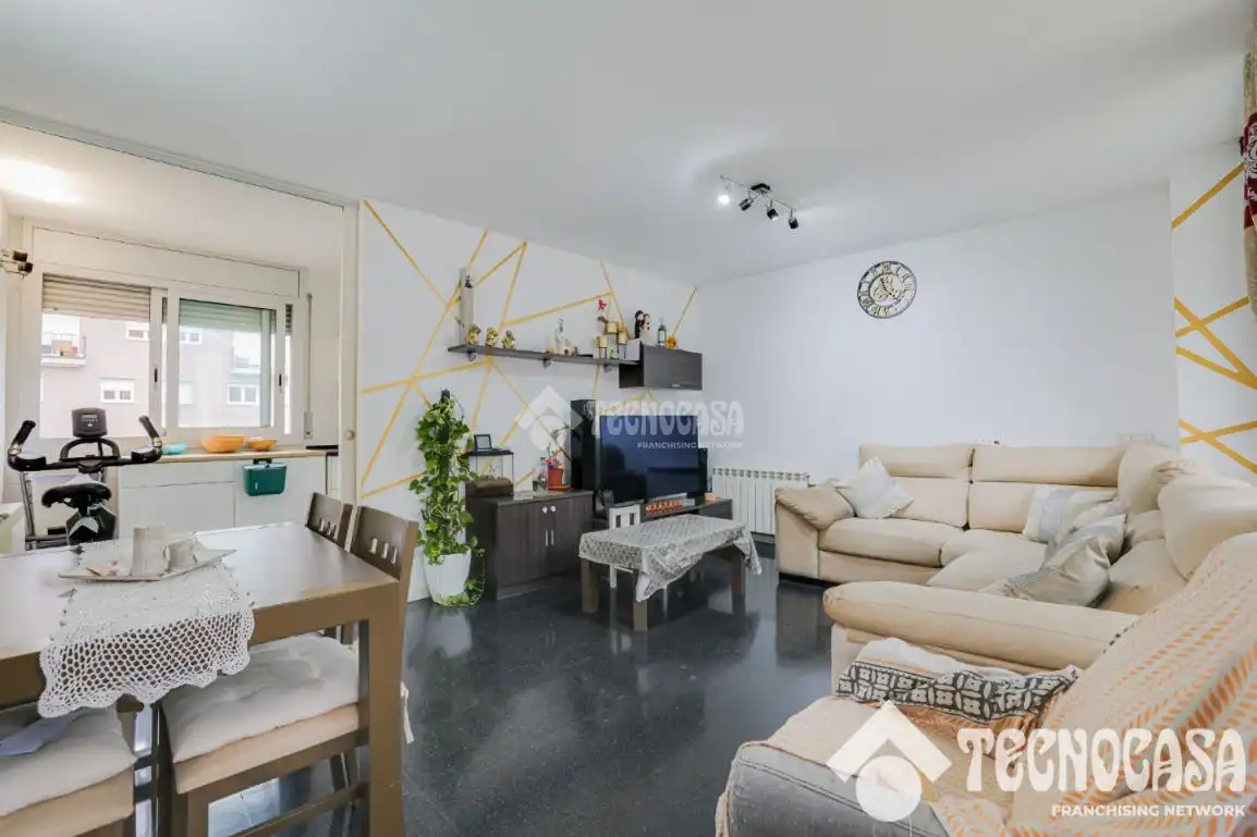 Sala d'estar de Pis en venda en Sant Adrià de Besòs amb Calefacció i Balcó