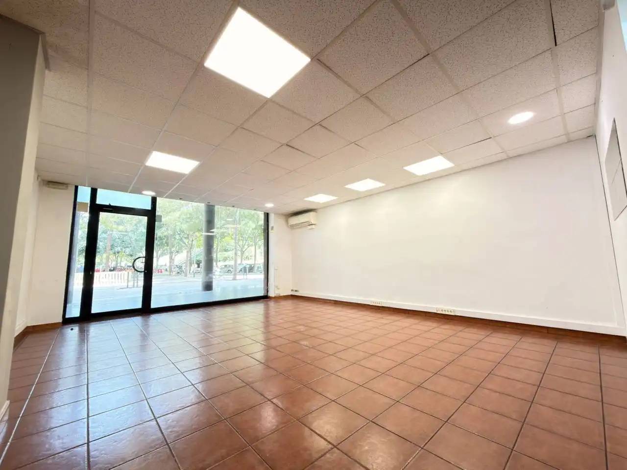 Local comercial en venda a Calle Mare de Déu de Port, imagen 6