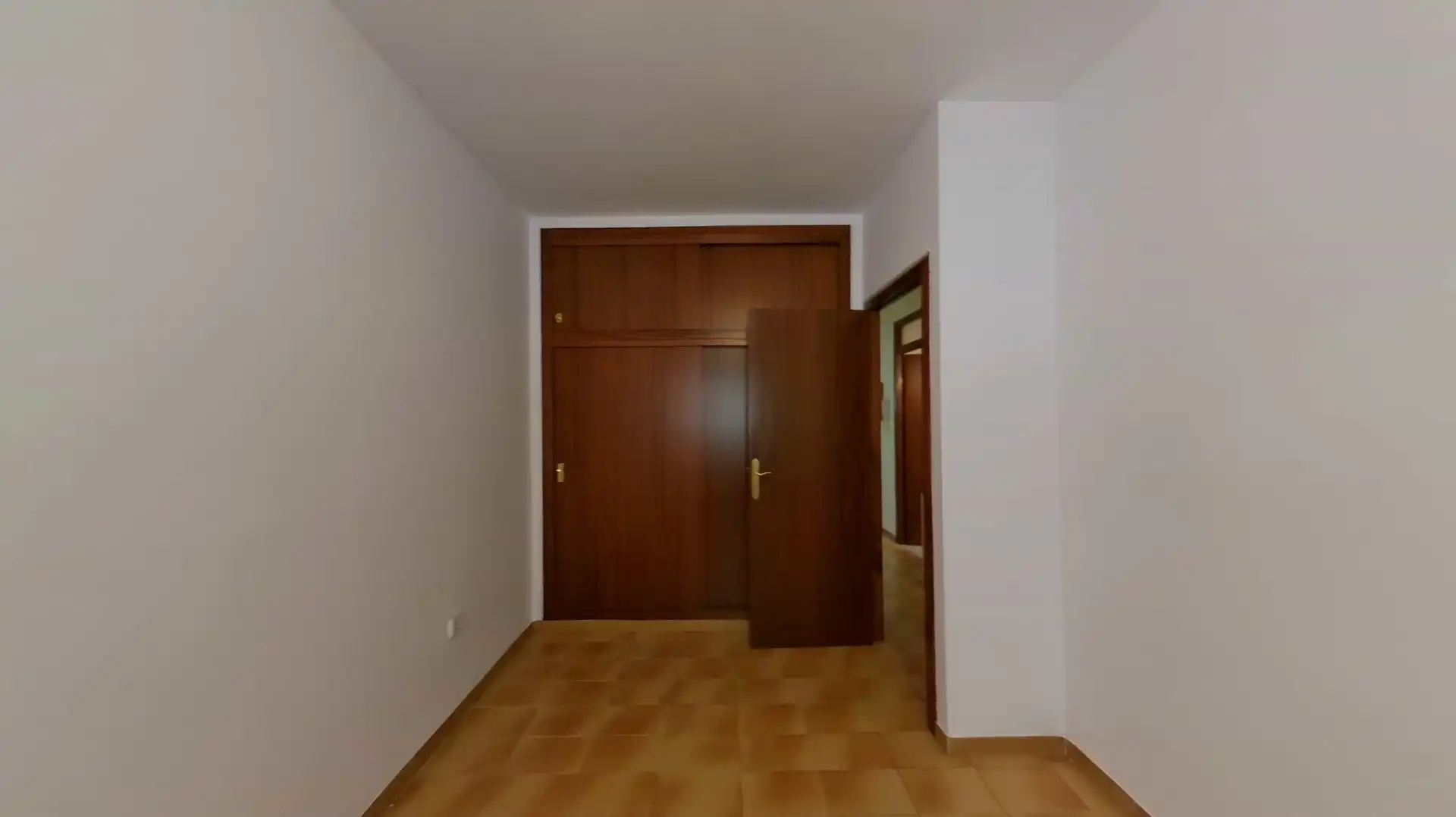 Einfamilien-Reihenhaus zum Verkauf in Sabadell mit Klimaanlage, Heizung und Privatgarten