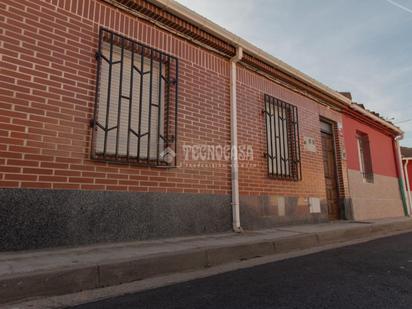 Vista exterior de Casa o xalet en venda en Venta de Baños amb Calefacció i Traster