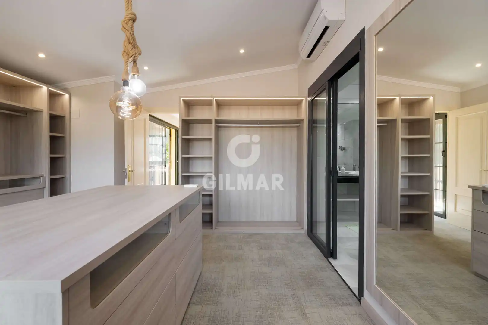 Habitación de Casa o chalet en venta en Estepona con Calefacción, Jardín privado y Piscina