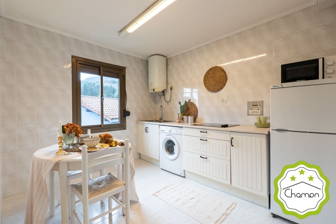 Cocina de Piso en venta en Bilbao  con Calefacción, Jardín privado y Amueblado