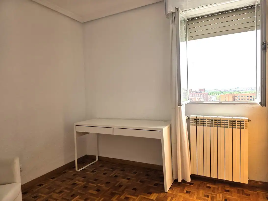 Schlafzimmer von Wohnung zur Miete in Madrid mit Klimaanlage, Heizung und Parkett