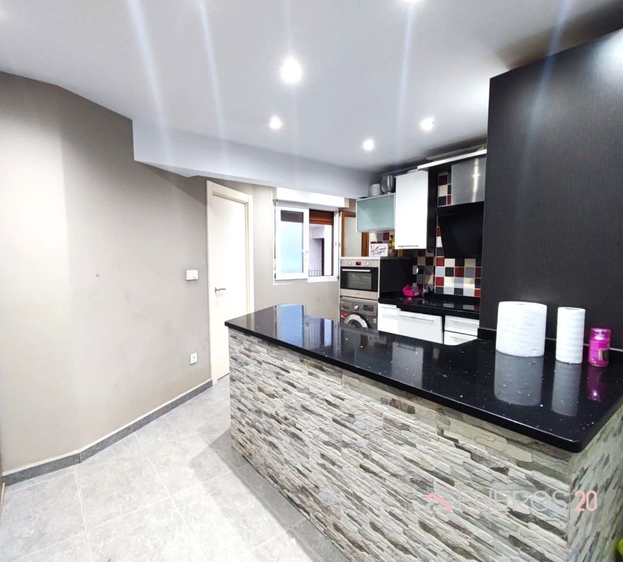 Flat for sale in Zorrotza