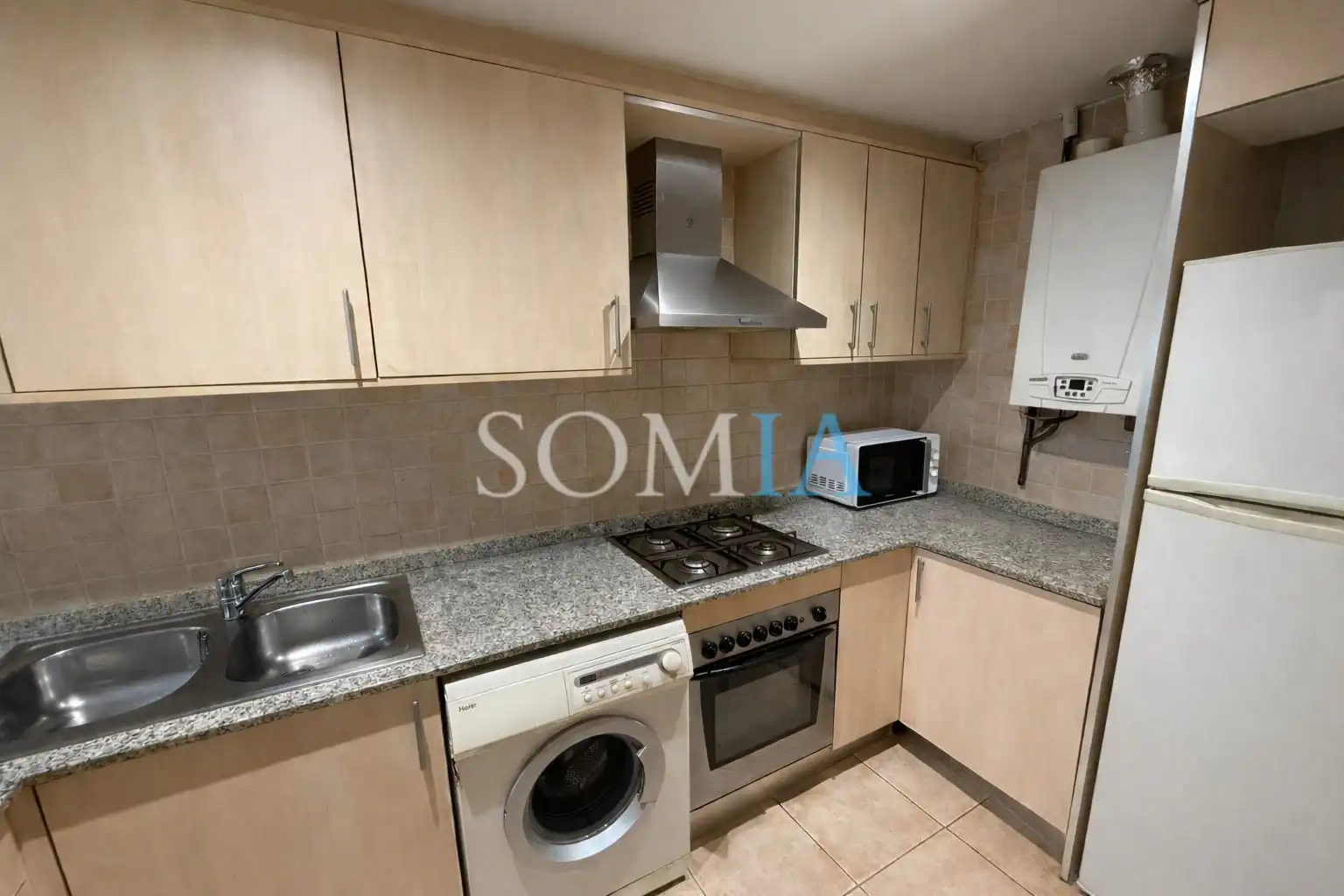 Cocina de Piso en venta en Sant Celoni con Calefacción, Horno y Balcón
