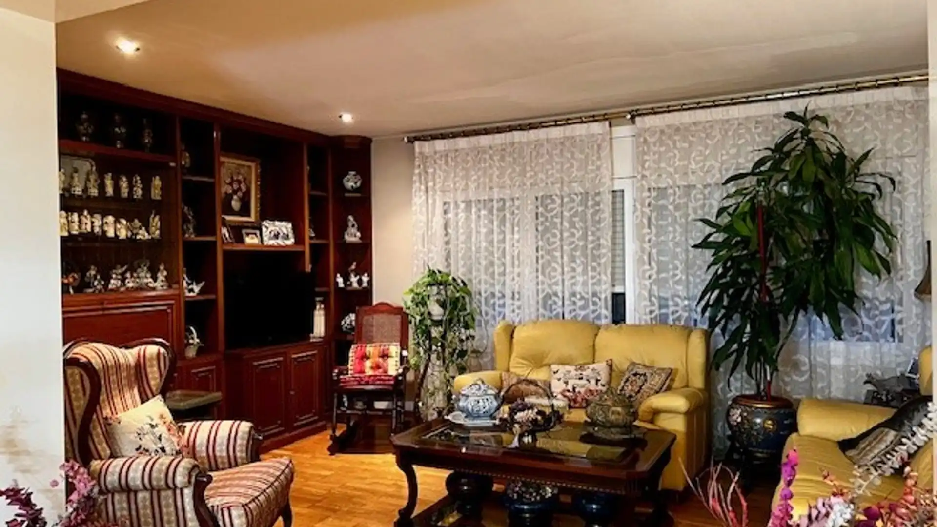 Sala de estar de Piso en venta en Montcada i Reixac con Aire acondicionado, Calefacción y Parquet