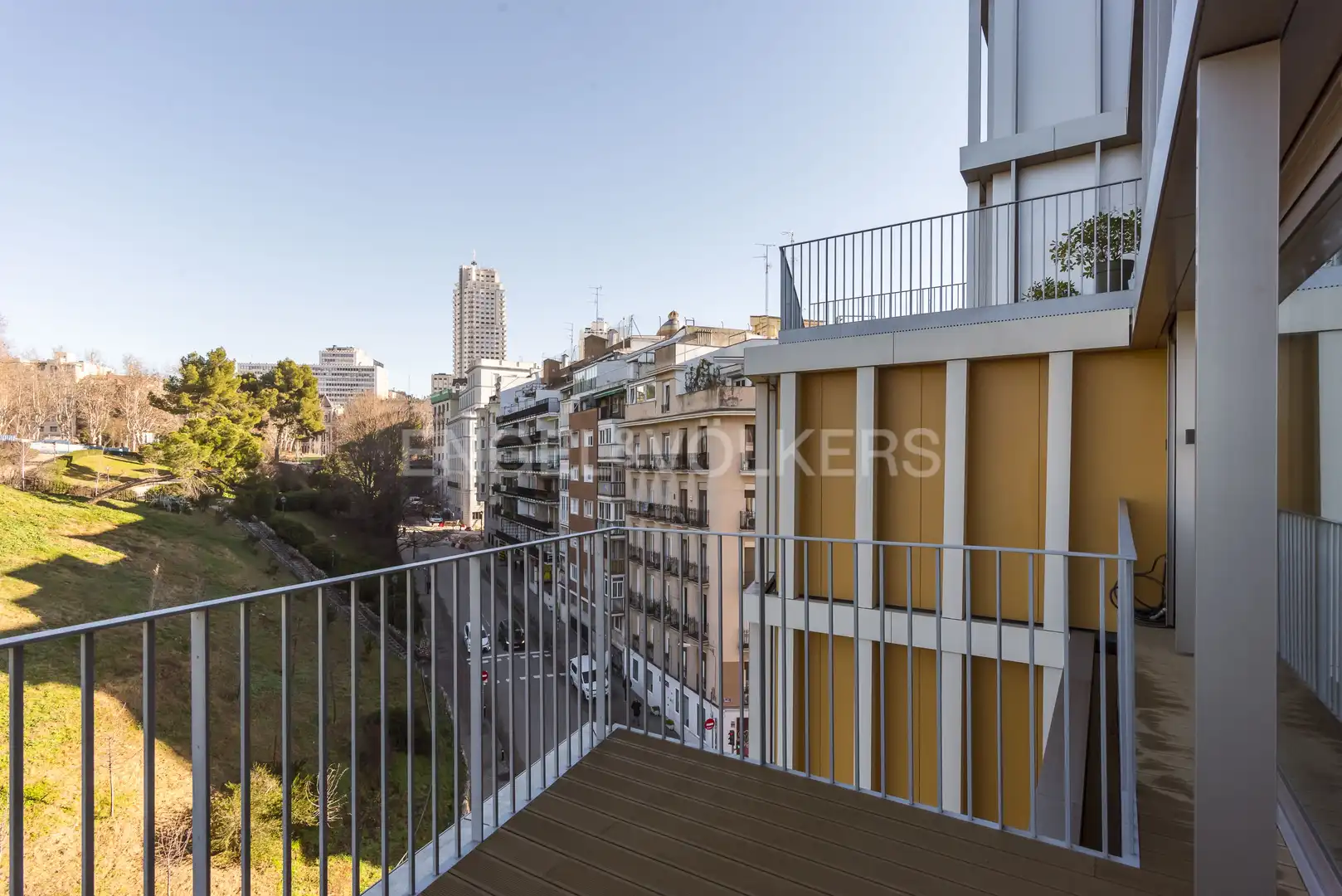 Vista exterior de Piso de alquiler en Madrid con Aire acondicionado, Calefacción y Terraza