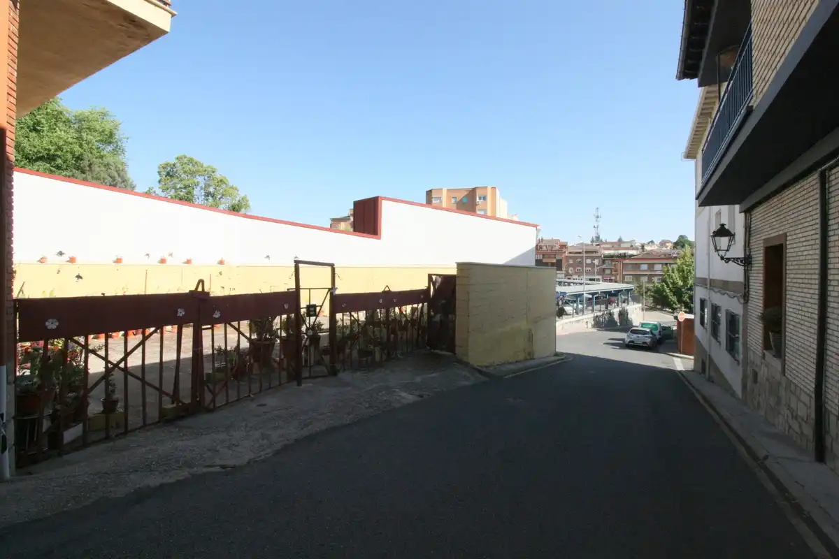 Aparcament de Nau industrial en venda en Arenas de San Pedro
