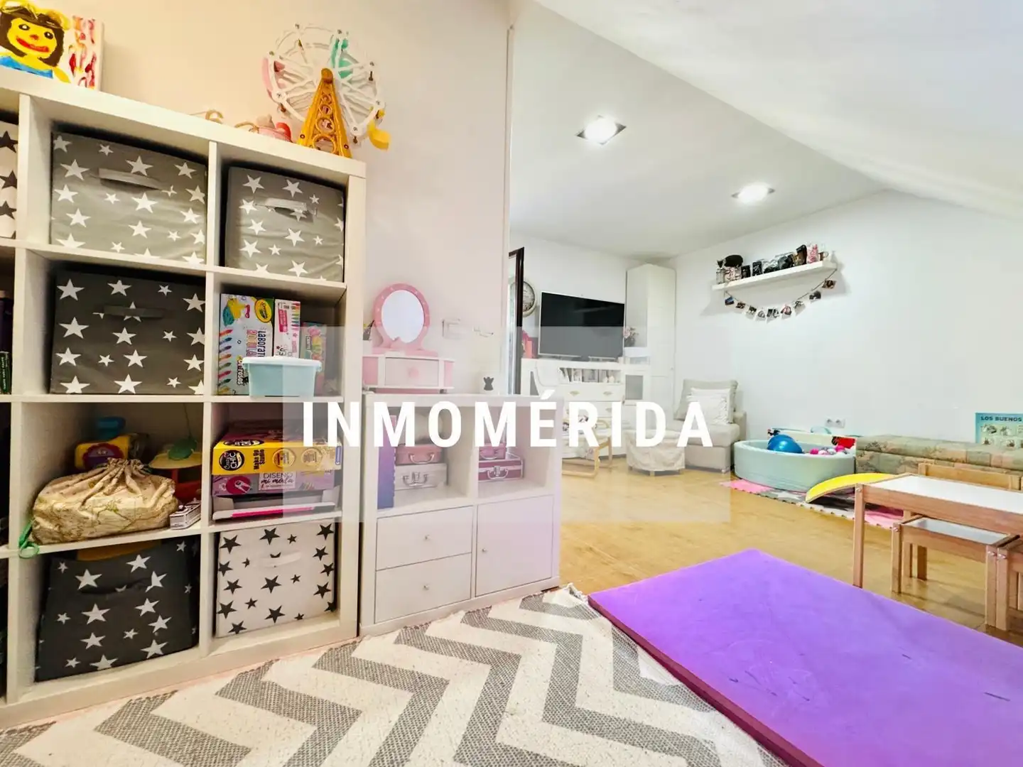 Habitación de Casa adosada en venta en Mérida con Aire acondicionado, Calefacción y Jardín privado