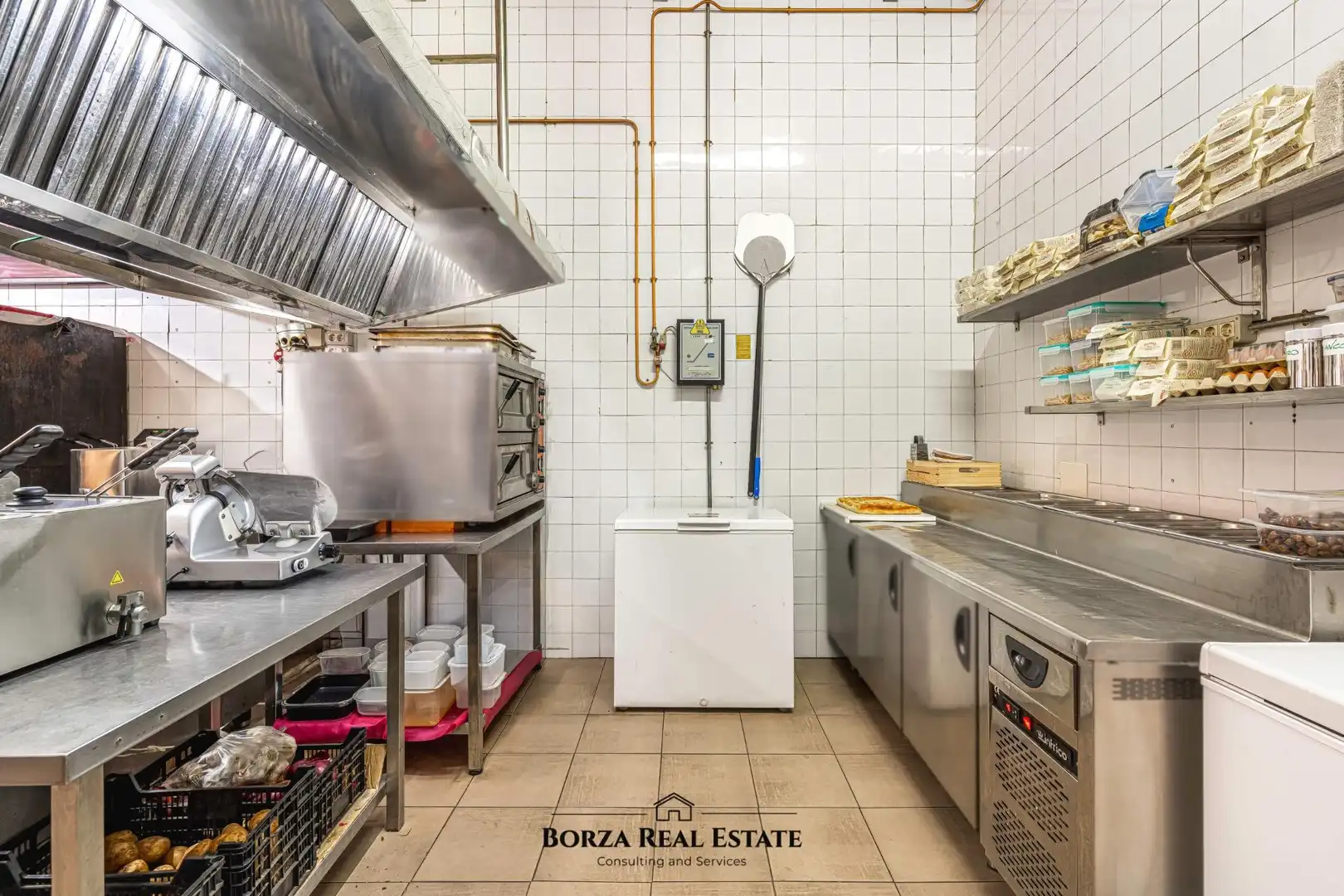 Cuina de Local de lloguer en Granadilla de Abona amb Aire condicionat i Moblat
