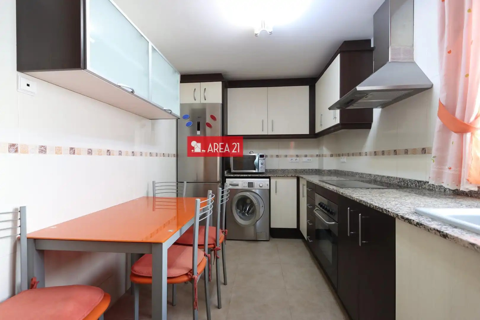 Cocina de Ático en venta en La Pobla de Vallbona con Aire acondicionado, Calefacción y Terraza