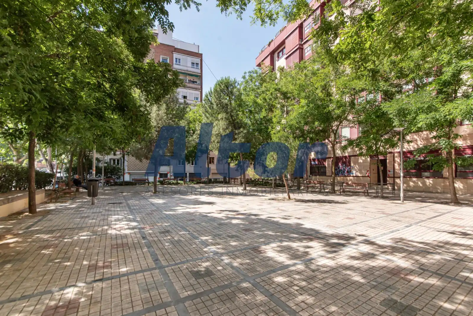 Local en venta en PABLO IGLESIAS, Ciudad Universitaria