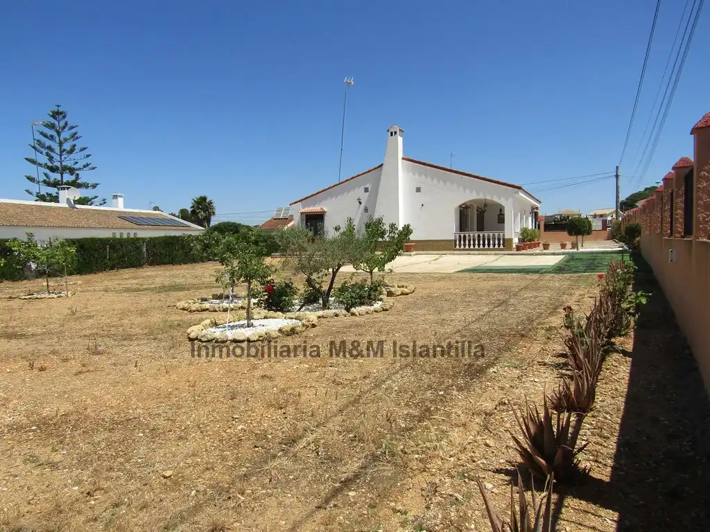 Vista exterior de Casa o chalet en venta en Ayamonte con Jardín privado, Terraza y Amueblado