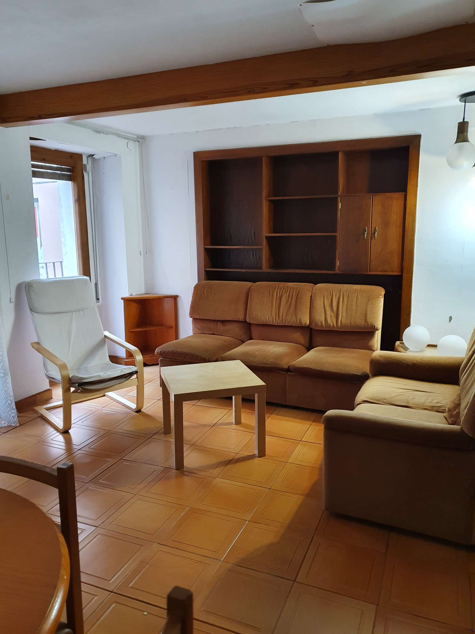 Apartment to share in Centre Vila