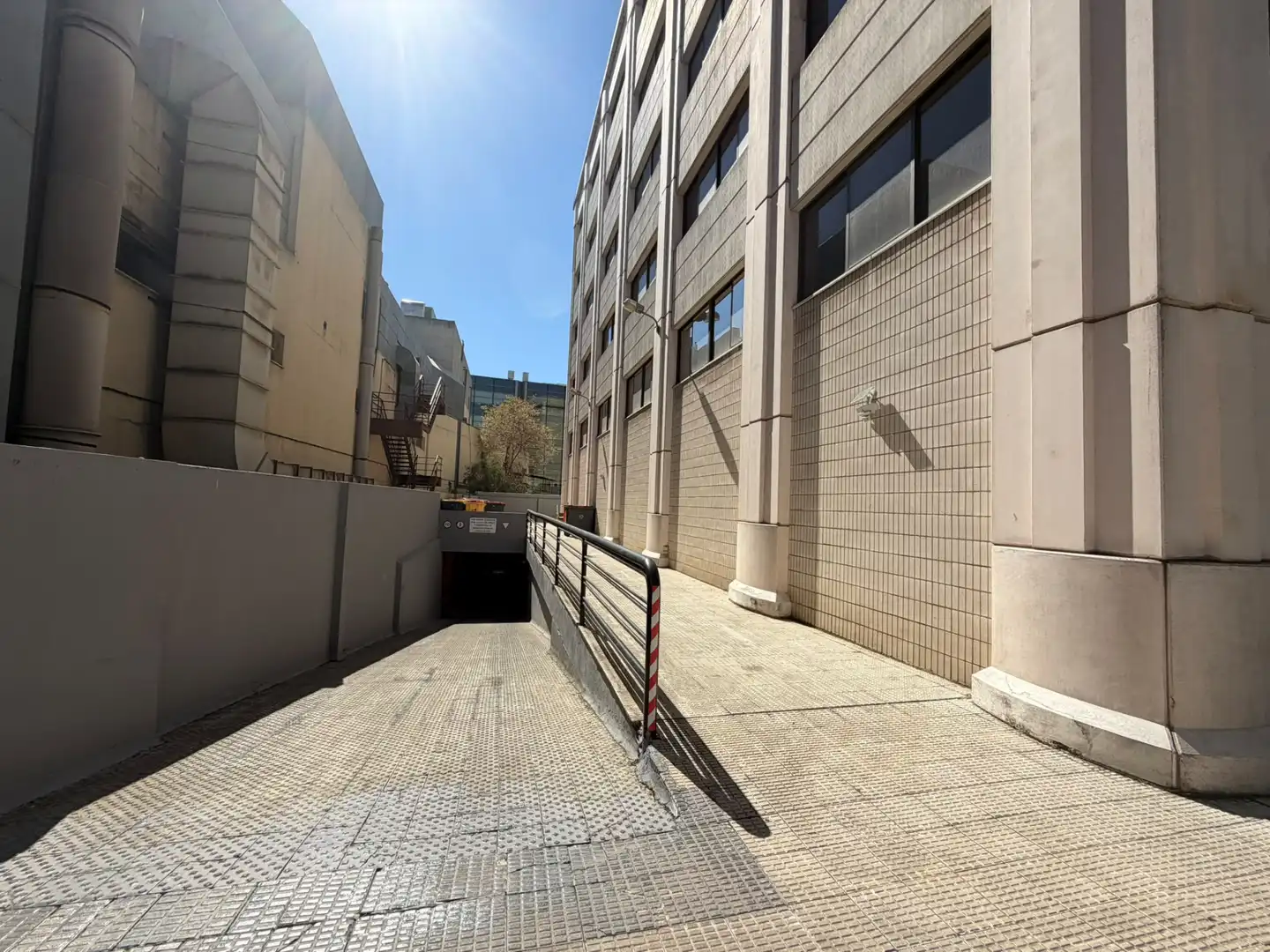 Individual with lift for sale in Calle de Santa Leonor, imagen 8