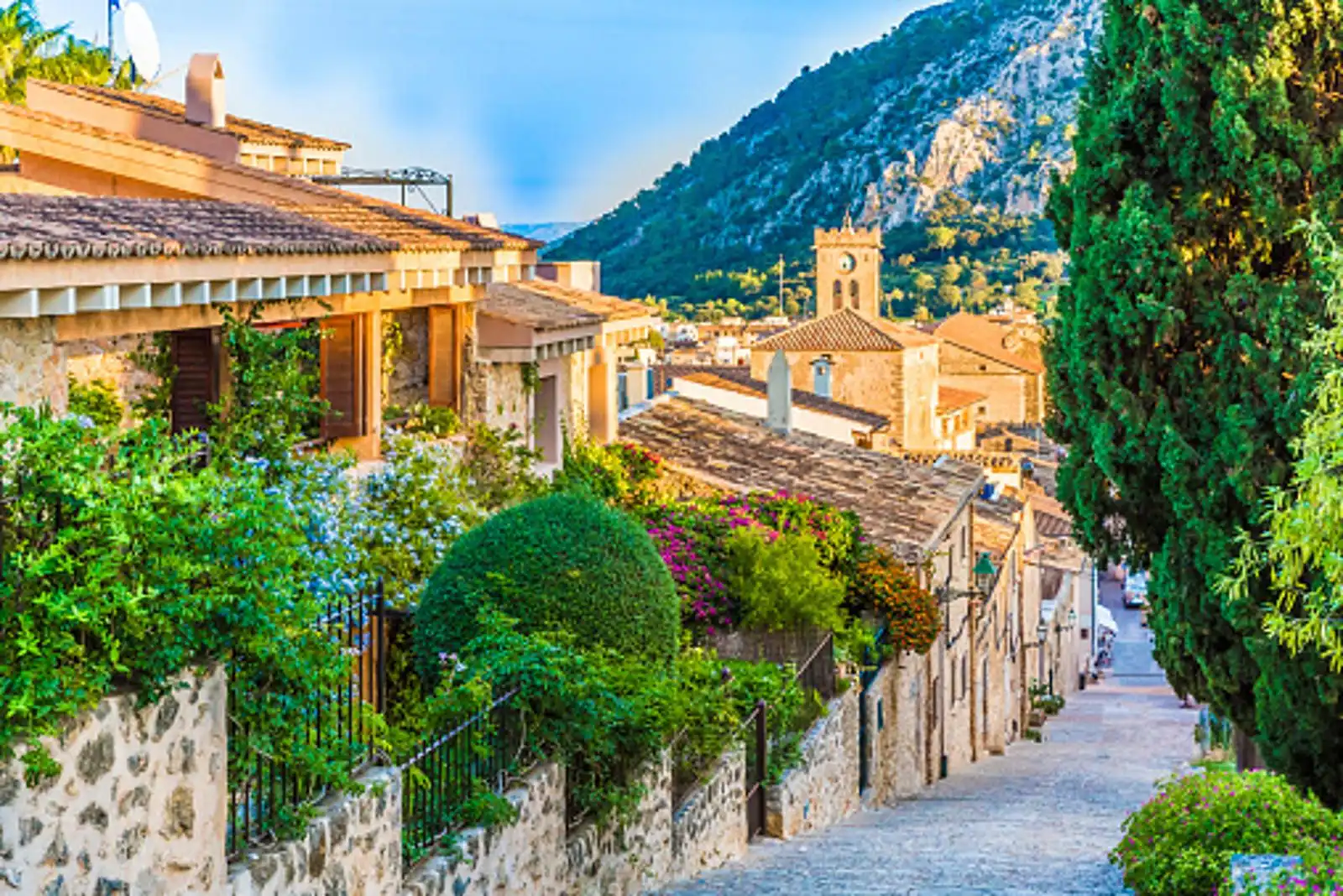 Außenansicht von Einfamilien-Reihenhaus zum Verkauf in Pollença mit Klimaanlage, Heizung und Terrasse