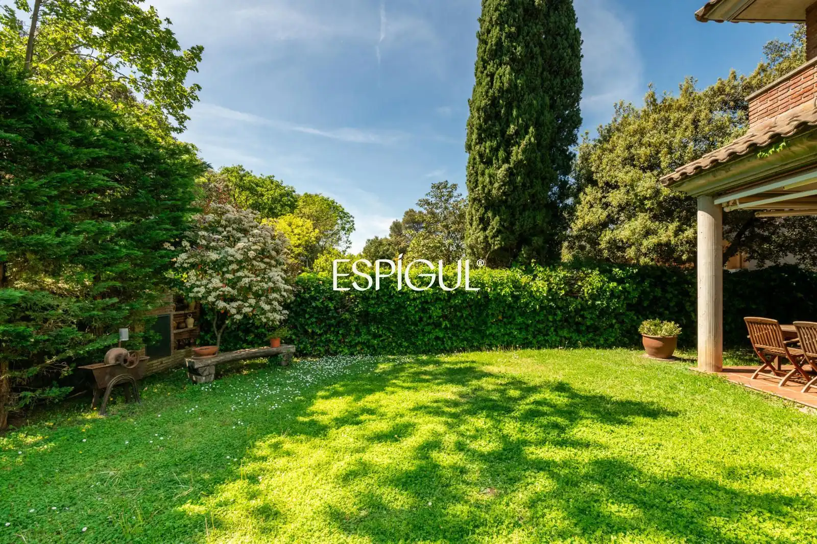 Garden of Houses for sale in Sant Cugat del Vallès  with Air Conditioner, Heating and Storage room