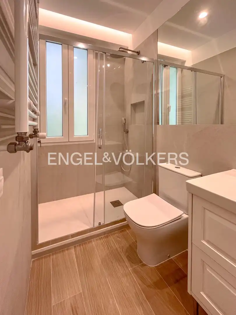 Bathroom of Flat for rent in Arganzuela