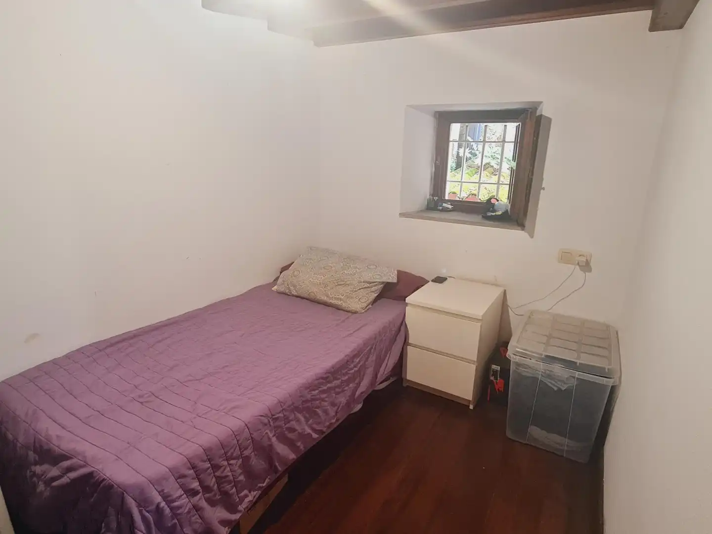 Dormitori de Casa adosada en venda en Santiago de Compostela  amb Balcó