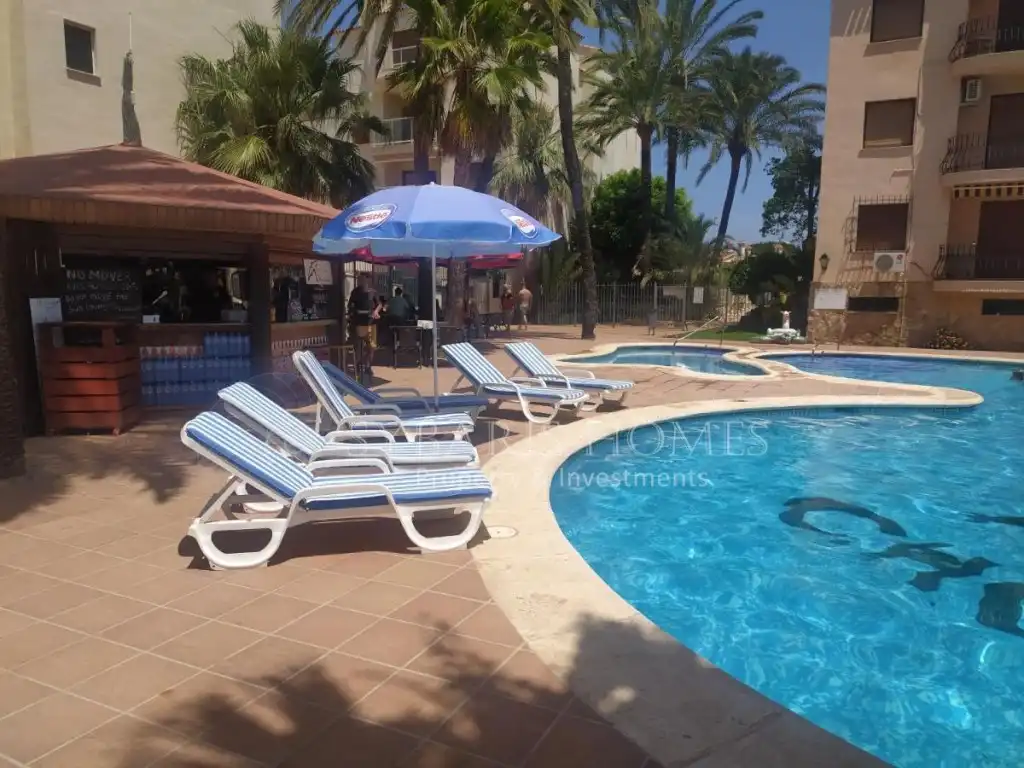 Piscina de Apartamento de alquiler en Dénia con Aire acondicionado, Jardín privado y Piscina