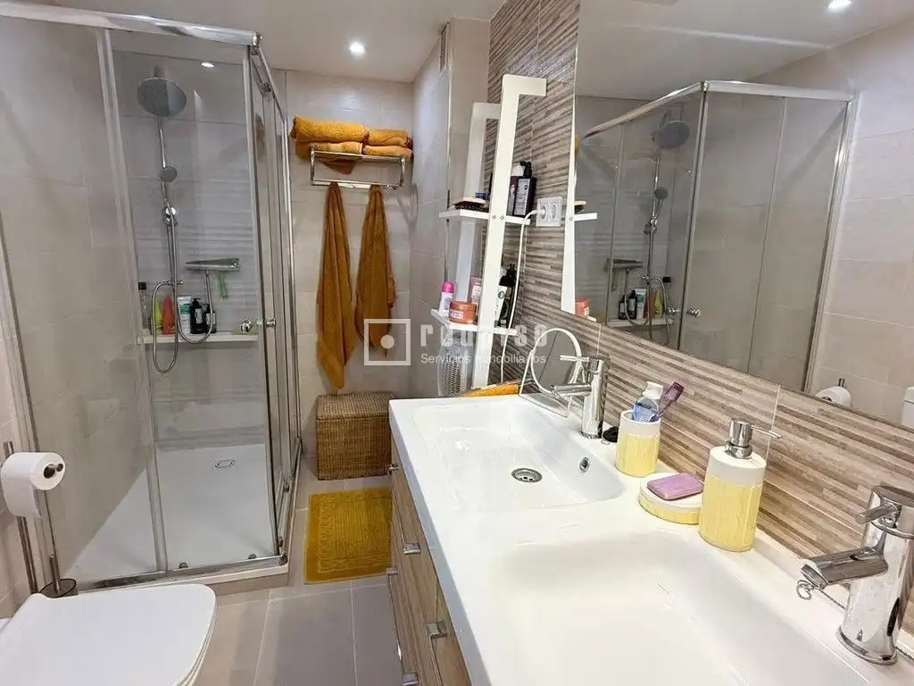 Badezimmer von Wohnung zur Miete in Málaga mit Parkett, Terrasse und Möbliert