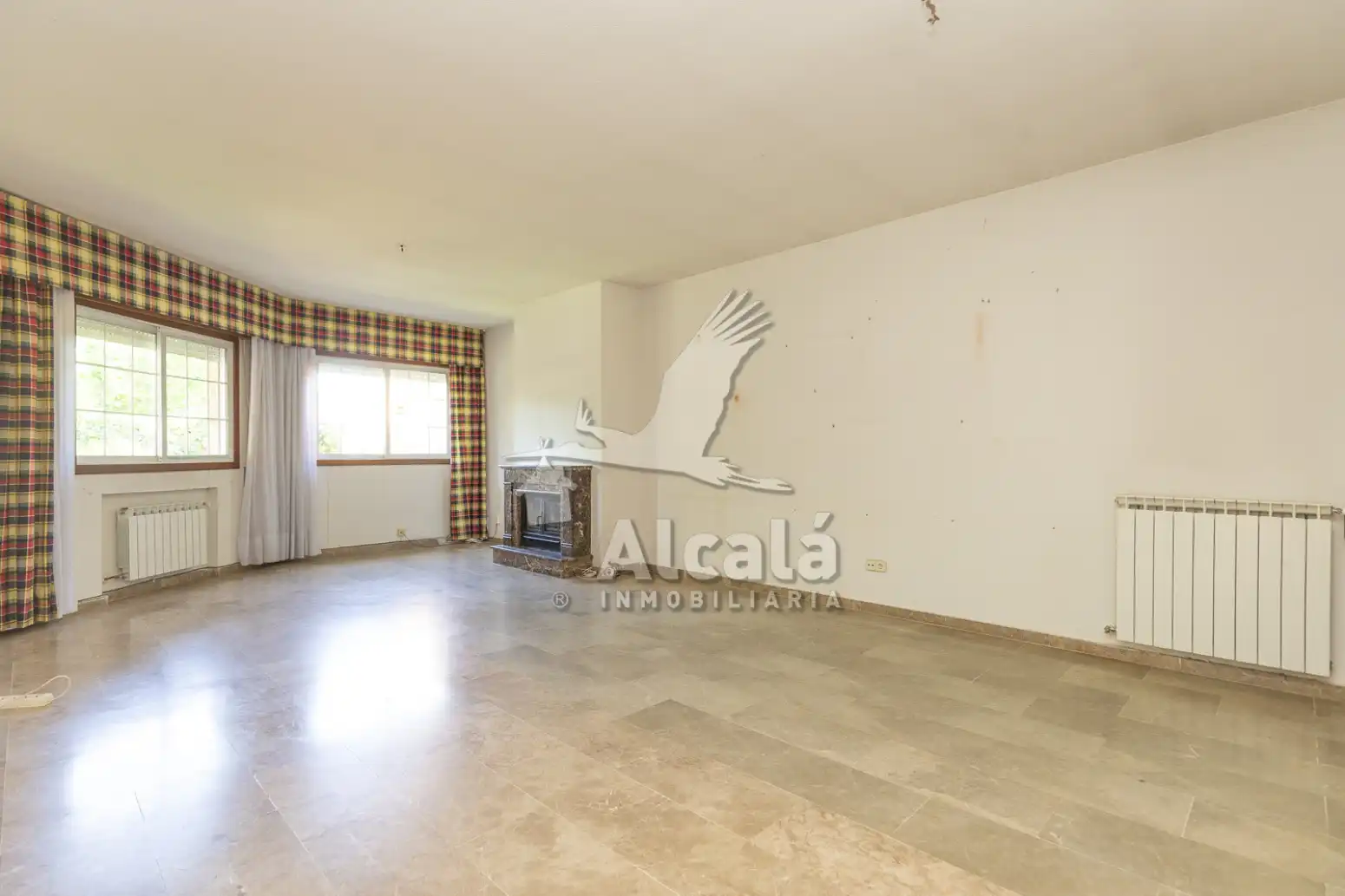 Sala de estar de Casa adosada en venta en Villalbilla con Aire acondicionado, Calefacción y Parquet